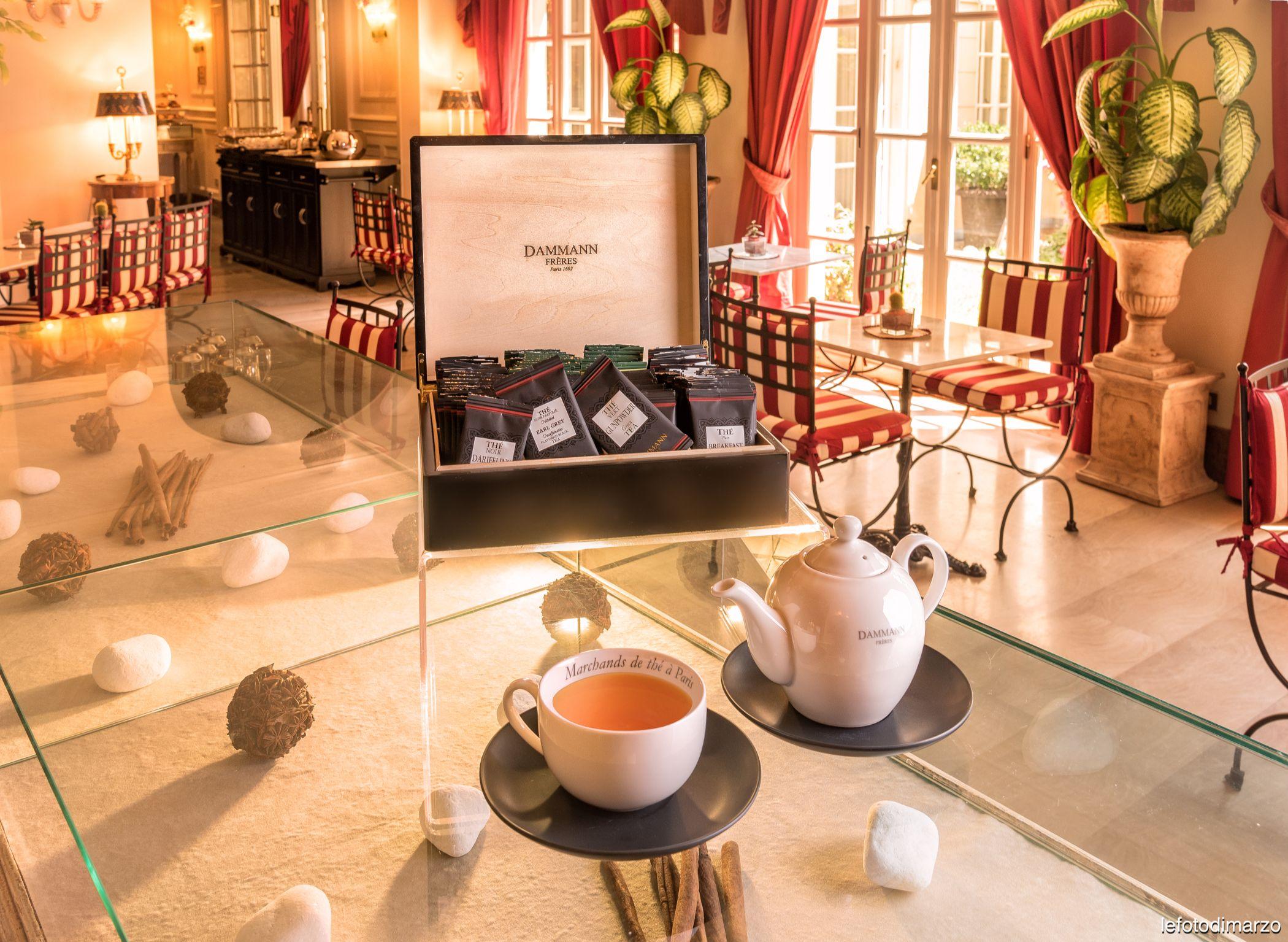 希泰亚大酒店 都灵 外观 照片 Tea tasting at the Mariage Frères salon de thé